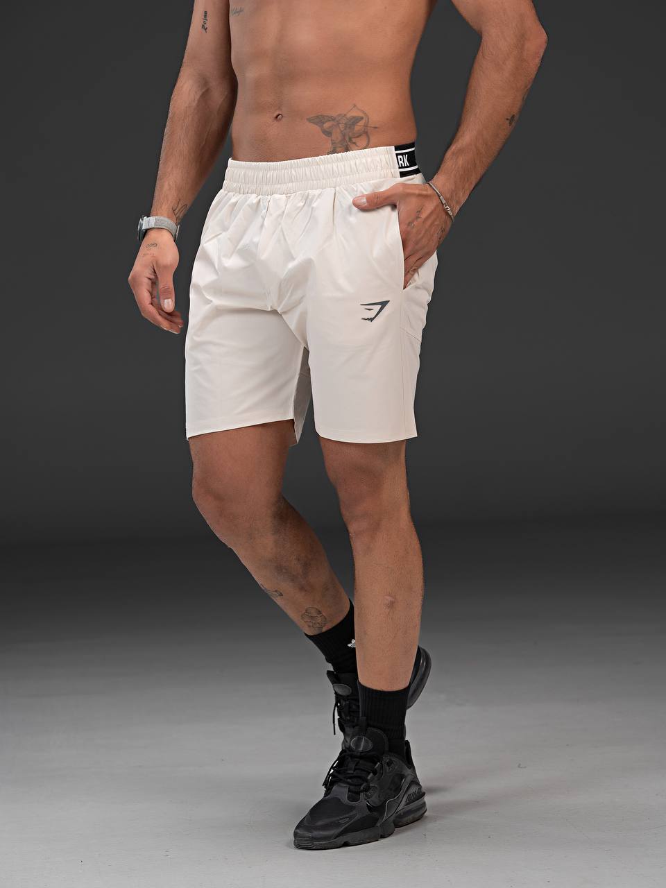 شلوارک ورزشی مردانه پارچه آیرو برند gym shark چاپ برجسته در ۵ رنگ